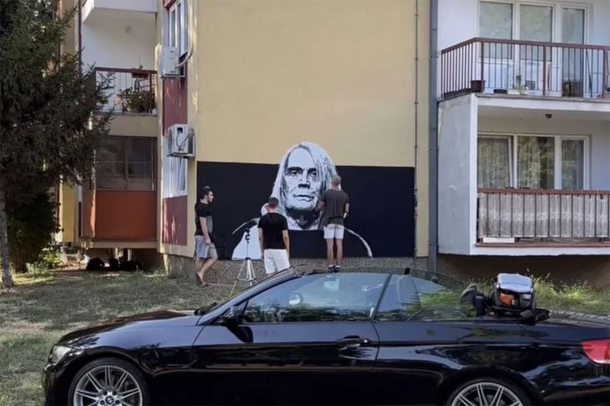 (FOTO) PROCES JOŠ UVIJEK U TOKU Bora Đorđević na dan sahrane dobio mural