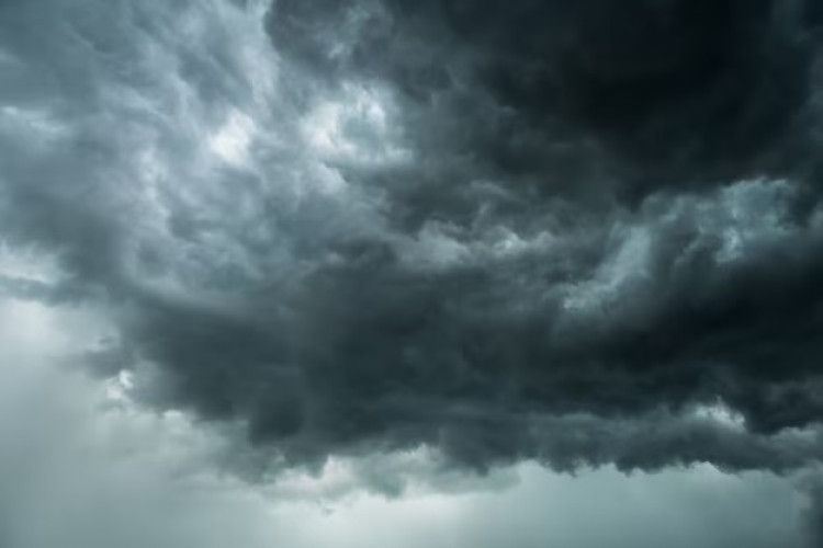 GORI METEOALARM Oblaci i vjetar nad Banjalukom: Nevrijeme se kreće iz Hrvatske