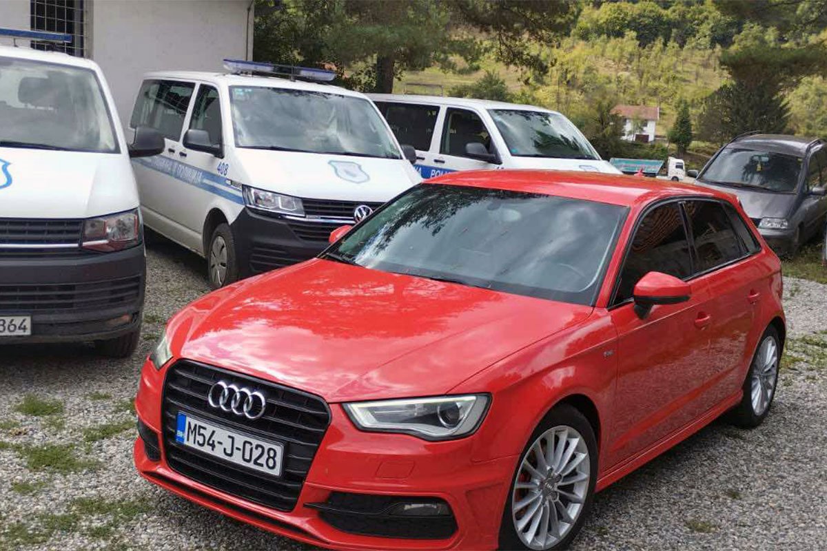 POZNATO I OD KOGA U Sarajevu oduzeta dva luksuzna vozila: Vrijedna skoro 200.000 KM