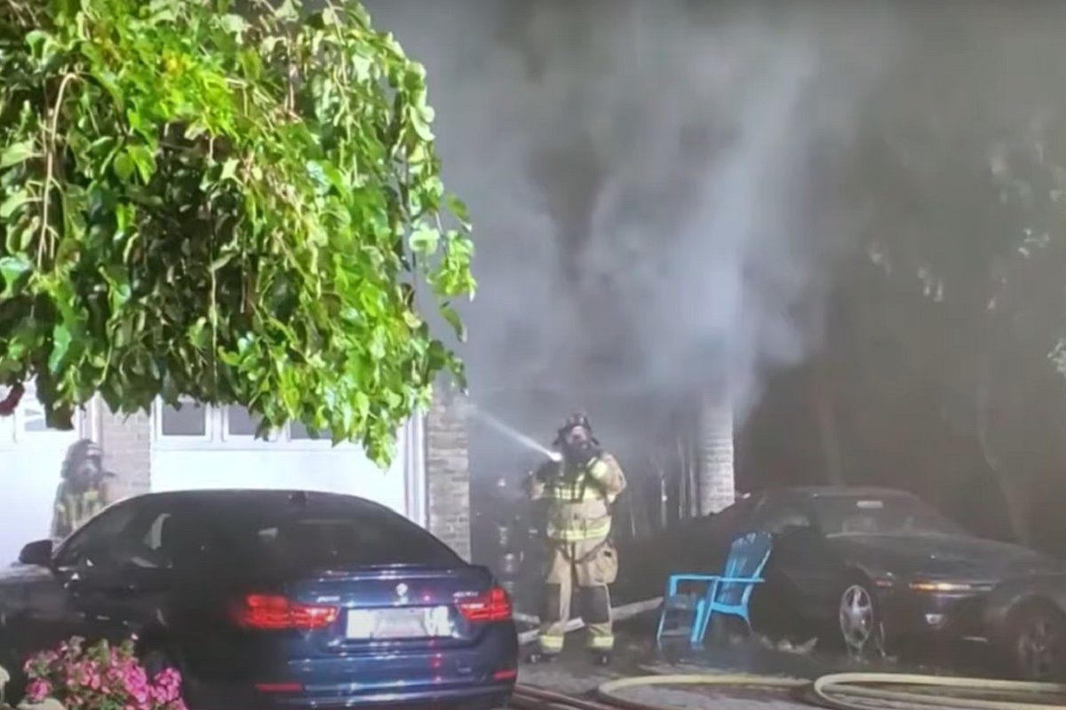 (VIDEO) DRAMA U KANADI U požaru stradala kolekcija egzotičnih automobila