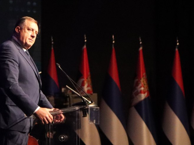 DODIK NA SVEČANOJ AKADEMIJI U NOVOM SADU: Srbi u ovaj vijek ušli sa dvije države - Srbijom i Srpskom