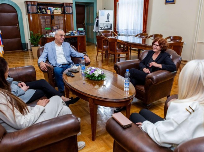 DANI SRPSKE U SRBIJI Јujićeva na prijemu kod gradonačelnika Subotice, jačati veze naroda