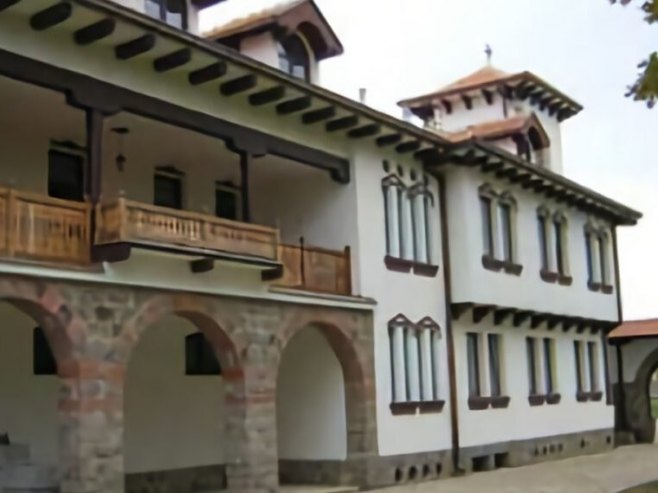 (FOTO) OSKRNAVLJENO CRKVIŠTE NA KiM Uništene ikone i vidljiva oštećenja od metaka