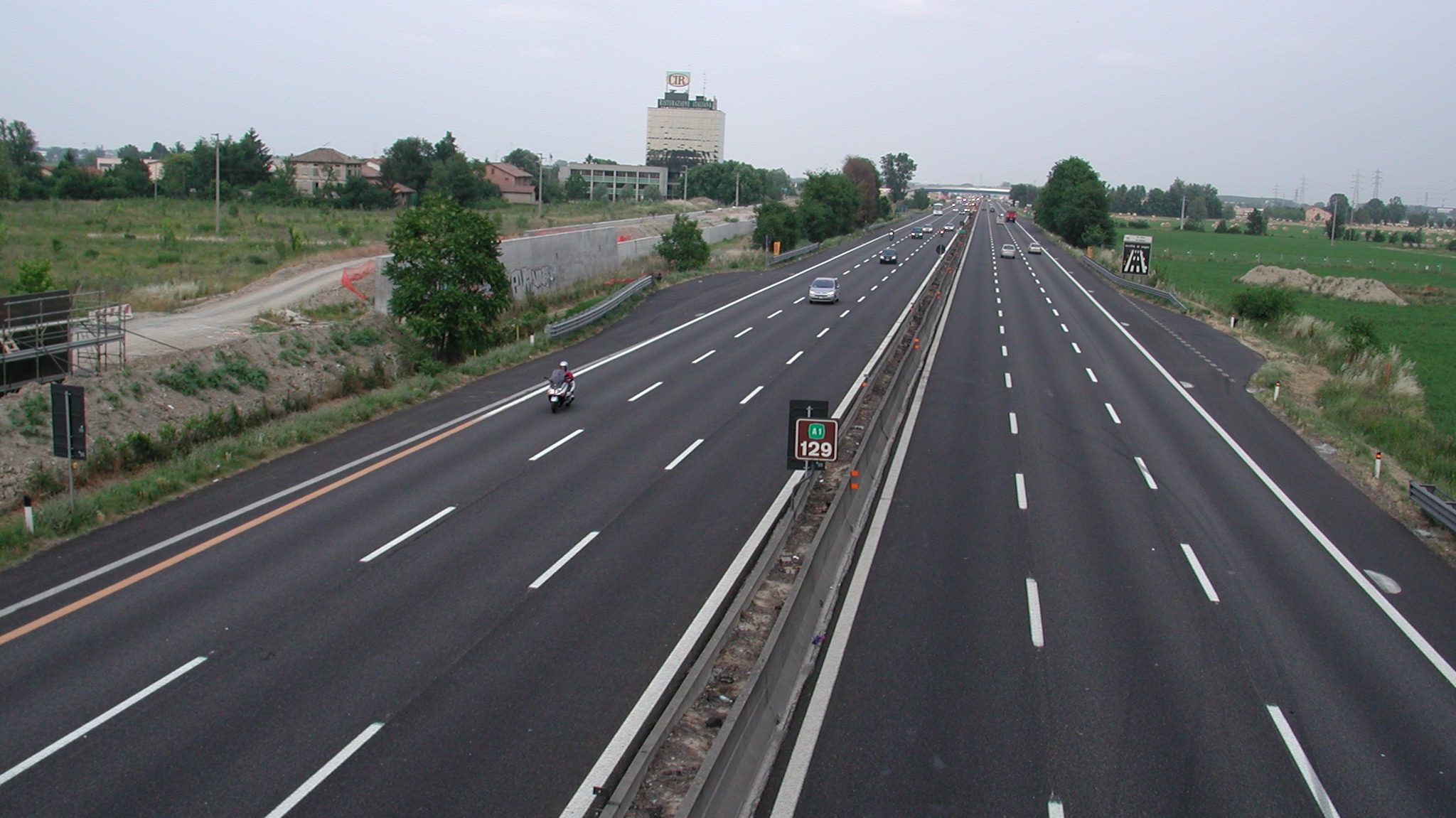 TRAGIČNA SMRT Udario ga automobil dok je prelazio autoput