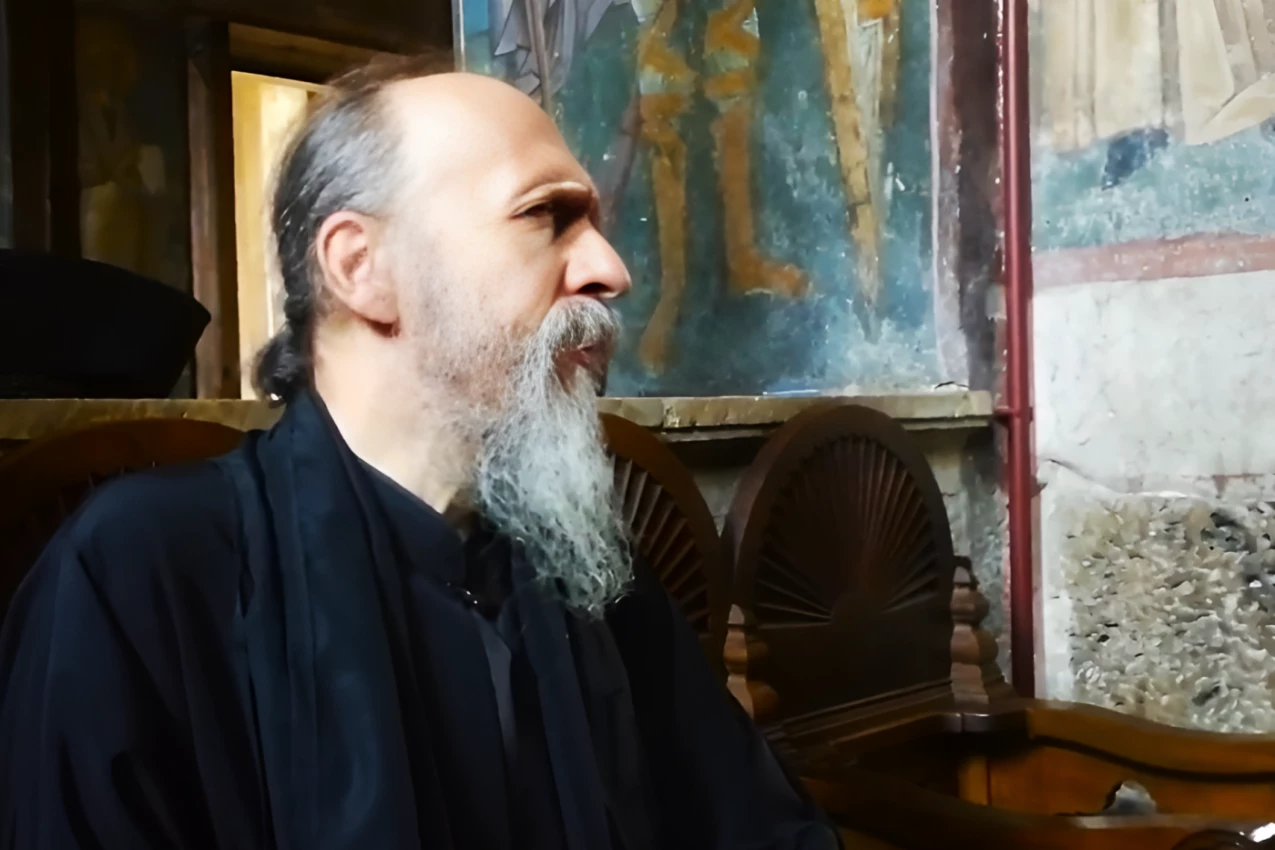 (VIDEO) ANĐEOSKI GLAS SLIJEPOG MONAHA JEREMIJE Poslušajte pojanje koje vraća svjetlost u život