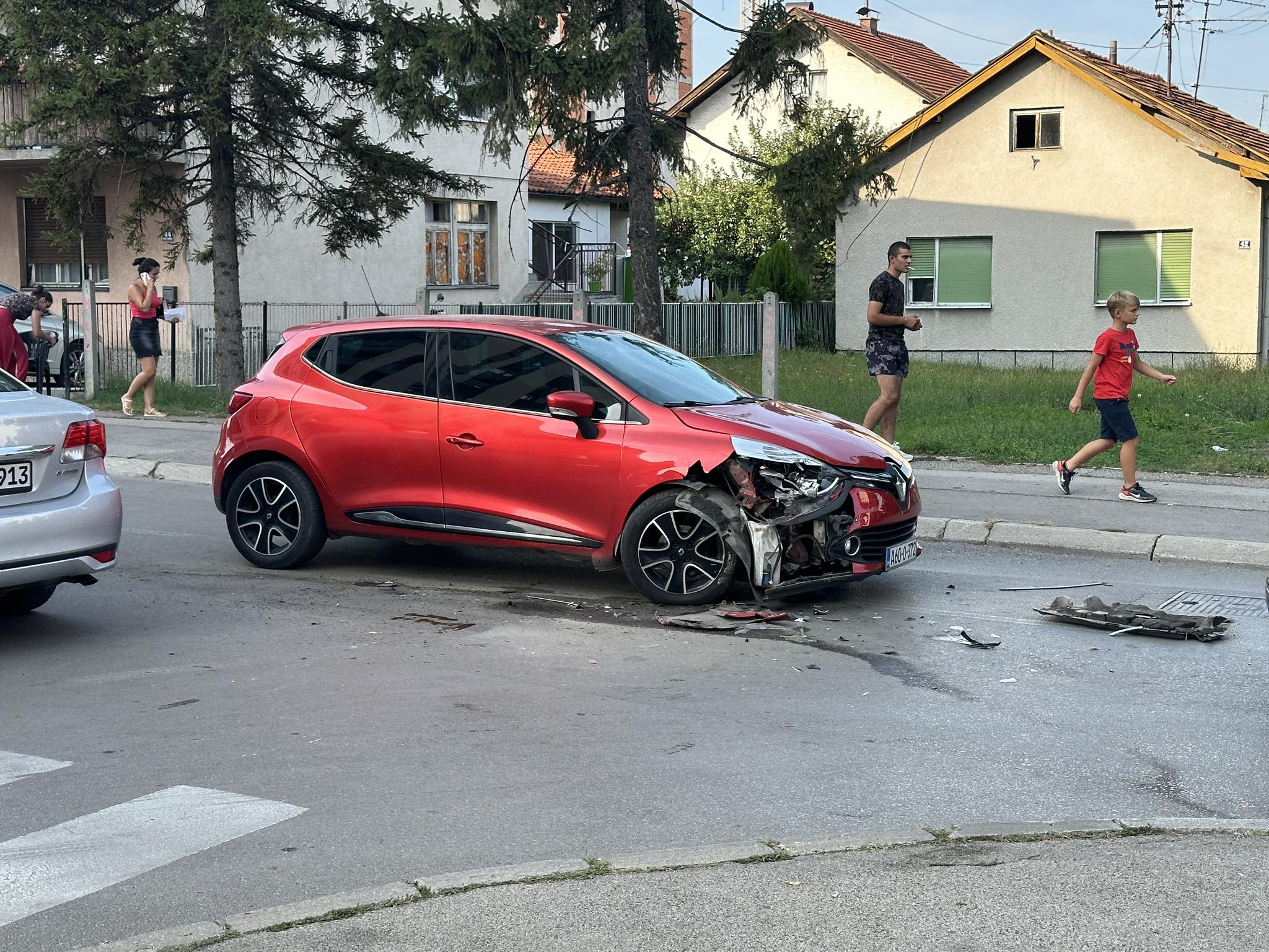UVIĐAJ JOŠ TRAJE Detalji teške saobraćajke u Banjaluci, povrijeđen vozač renoa
