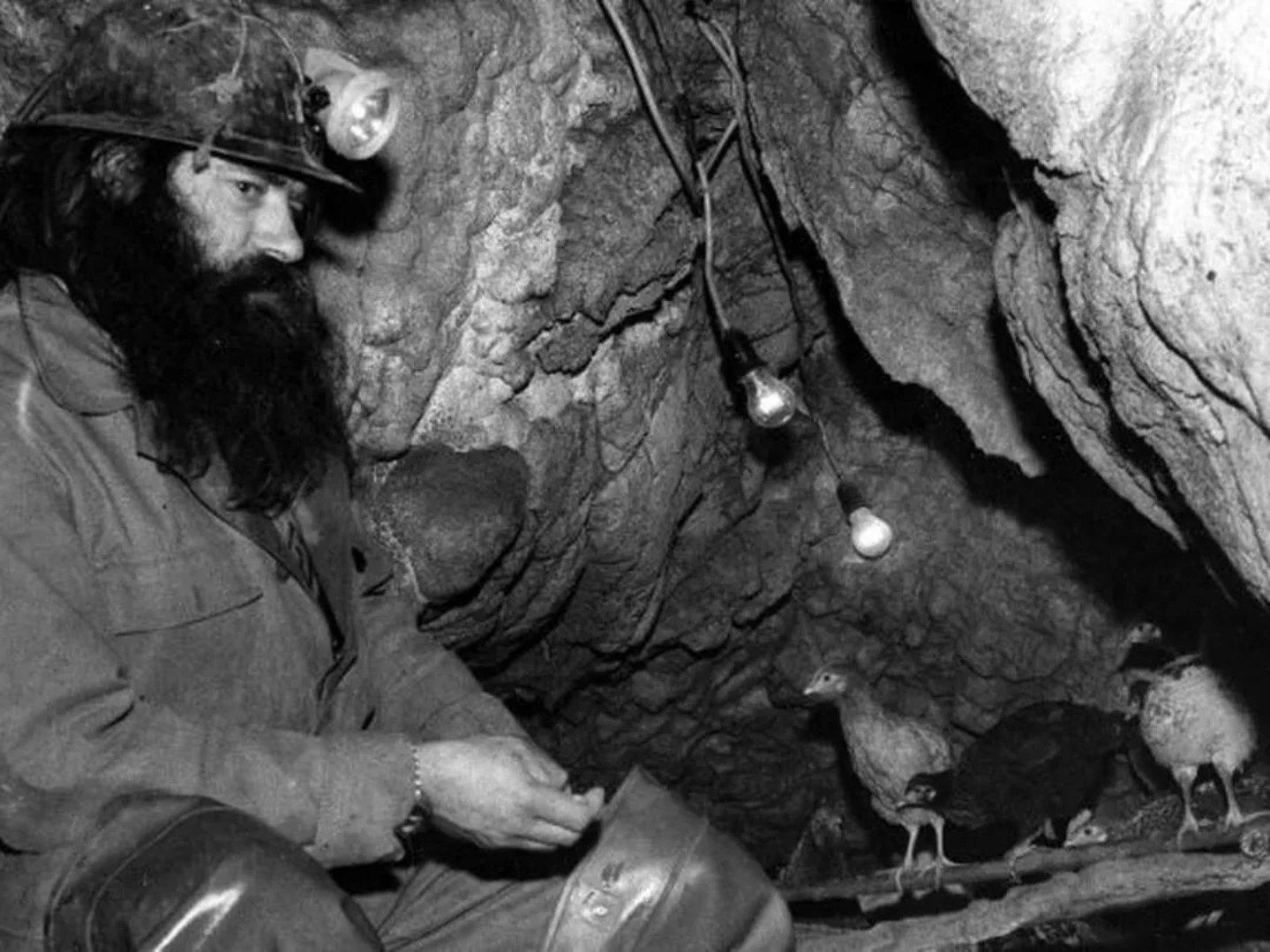 (FOTO) MILUTIN PROVEO 464 DANA U PEĆINI Srbin drži Ginisov rekord za najduži boravak pod zemljom