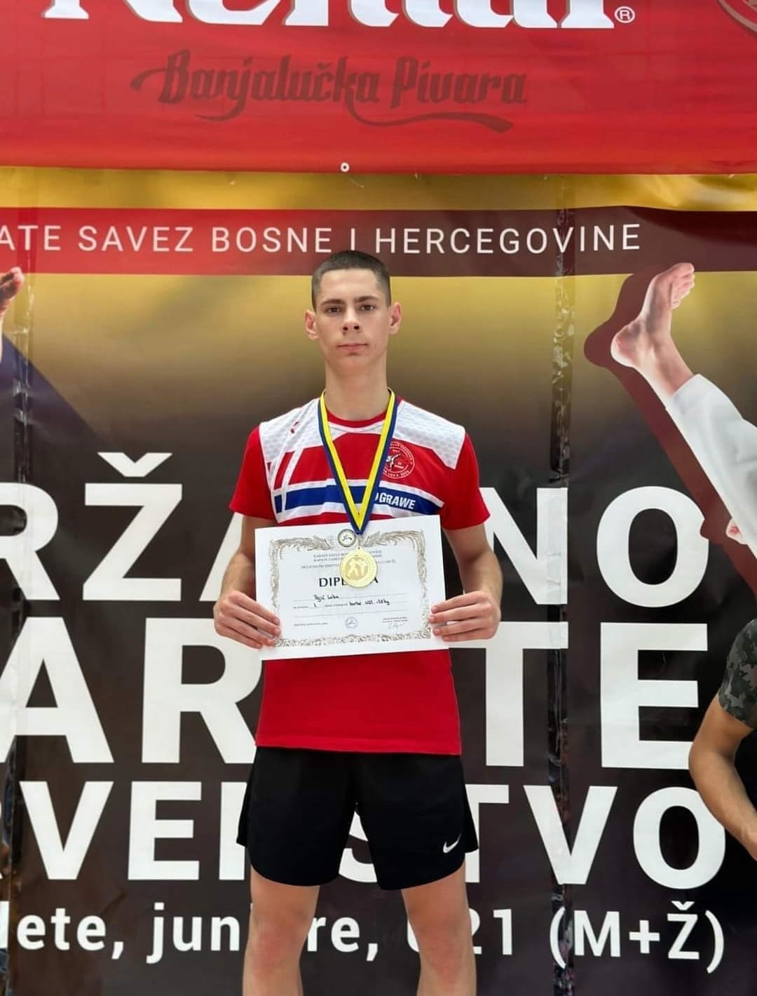 (FOTO) SREĆNO, ŠAMPIONE! Jedini predstavnik Banjaluke na Svjetskom prvenstvu u karateu