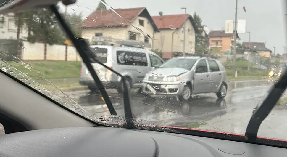 SAOBRAĆAJ OTEŽAN  Udes na Zapadnom tranzitu u Banjaluci