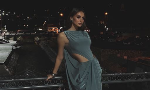 (FOTO) "BOGINJA LJEPOTE" Еmina Jahović pozirala u rodnom gradu: Pratioci oduševljeni njenom objavom na mrežama