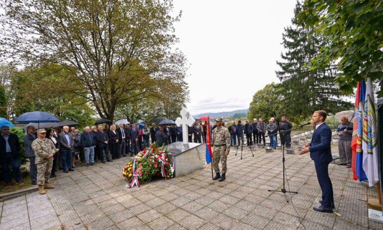 POLOŽENI VIJENCI U Banjaluci obilježena 33. godišnjica od formiranja Druge krajiške brigade