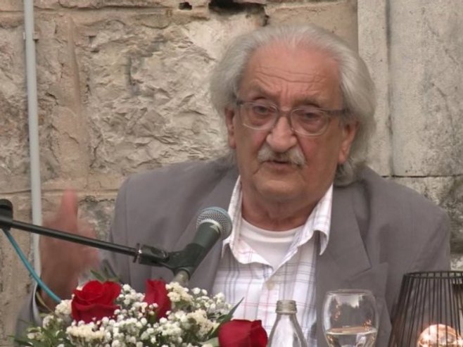 PRIZNANJE ZA ŽIVOTNO DJELO Pero Zubac ovogodišnji laureat nagrade "Skender Kulenović - Književni vijenac Kozare"