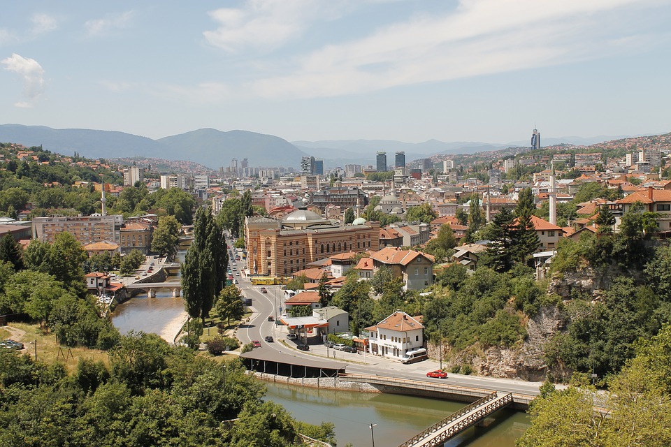 SKANDAL U SARAJEVU Direktor škole i dvije osobe optuženi zbog pogodovanja optuženom za bludne radnje