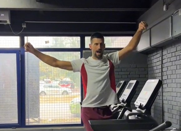 (VIDEO) RASPOLOŽENJE NA NIVOU Novak Đoković zaigrao sirtaki pred meč sa Grcima