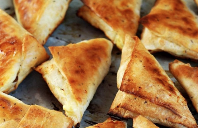 DJECA ĆE IH OBOŽAVATI Trouglići sa sirom