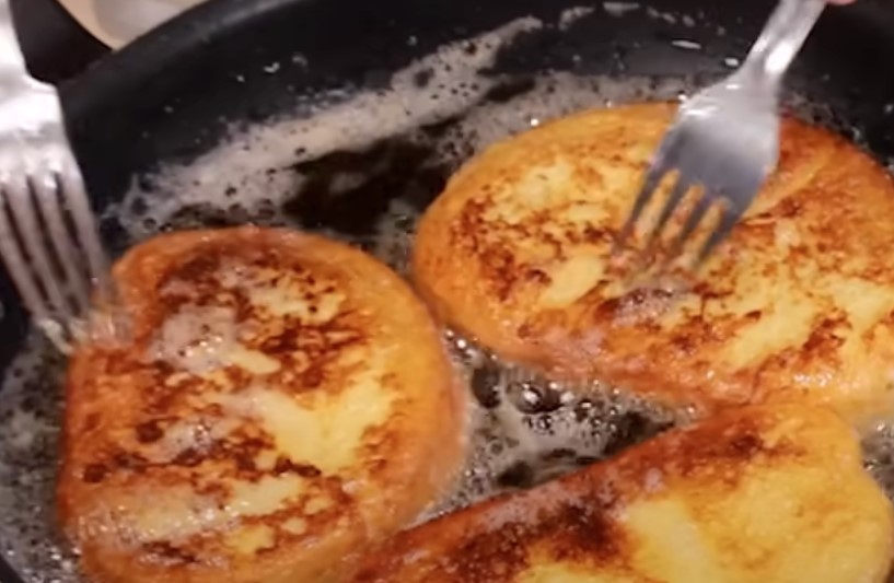 RECEPT HIT U SVIJETU Pohovani hljeb bez jaja sa posebnim začinom najdraži doručak mnogima