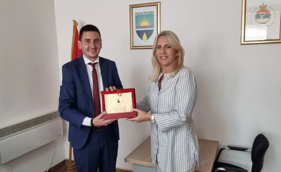 (FOTO) CVIJANOVIĆEVOJ URUČENA POVELJA "Pelagićevo je mala, ali funkcionalna i stabilna opština"