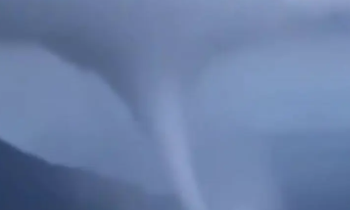 (VIDEO) ZASTRAŠUJUĆI PRIZORI Pijavica protutnjala Korčulom