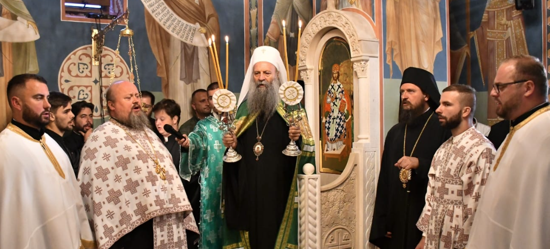 (FOTO) PATRIJARH U MANASTIRU RMANJ Porfirije: Živa vjera u narodu Eparhije bihaćko-petrovačke