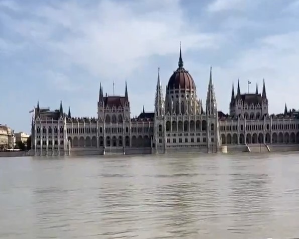 STANJE ALARMANTNO Dunav premašio osam metara u Budimpešti