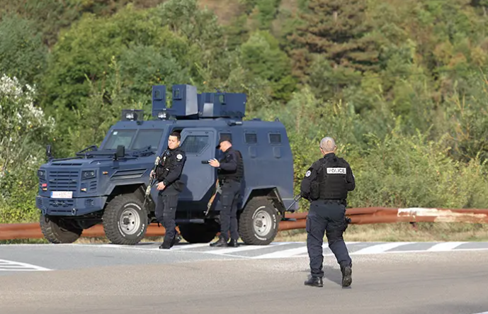 "ULICA AFRIMA BUNJAKUA" Nova provokacija: U Banjskoj postavljene table sa imenom stradalog albanskog policajca