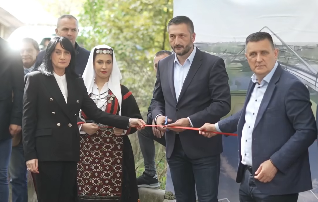 (VIDEO) SVEČANO "OTVOREN" MOST KOJEG NEMA Đajić: Ovo se dešava kada na mjesto gradonačelnika dođe nestručna osoba