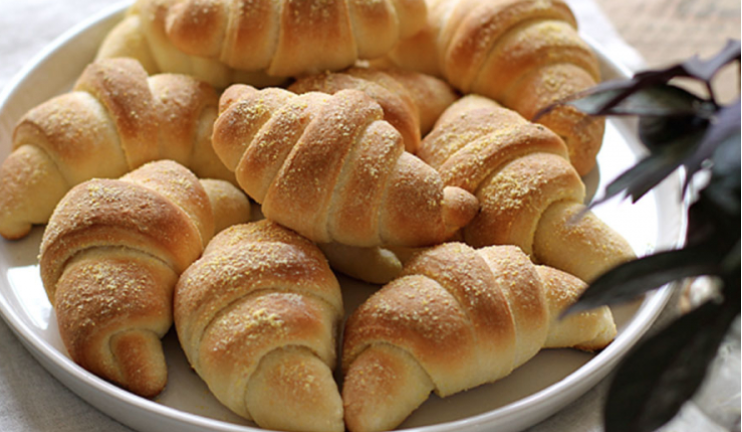 SVI ĆE VAS PITATI ZA RECEPT Pjenaste kiflice s kremom