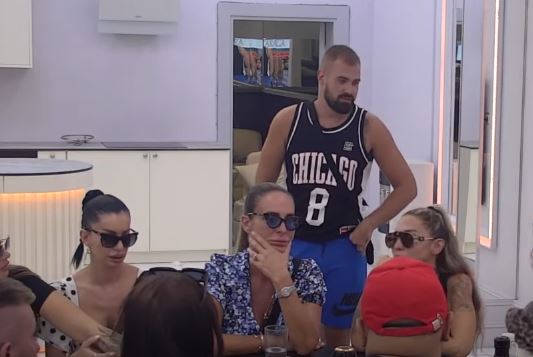(VIDEO) "NE ZNAM ŠTA SE DEŠAVA SA MNOM, NIKAD NISAM VOLIO STARIJE" Rajačić progovorio o emocijama prema Mileni Kačavendi, ona se prijatno iznenadila
