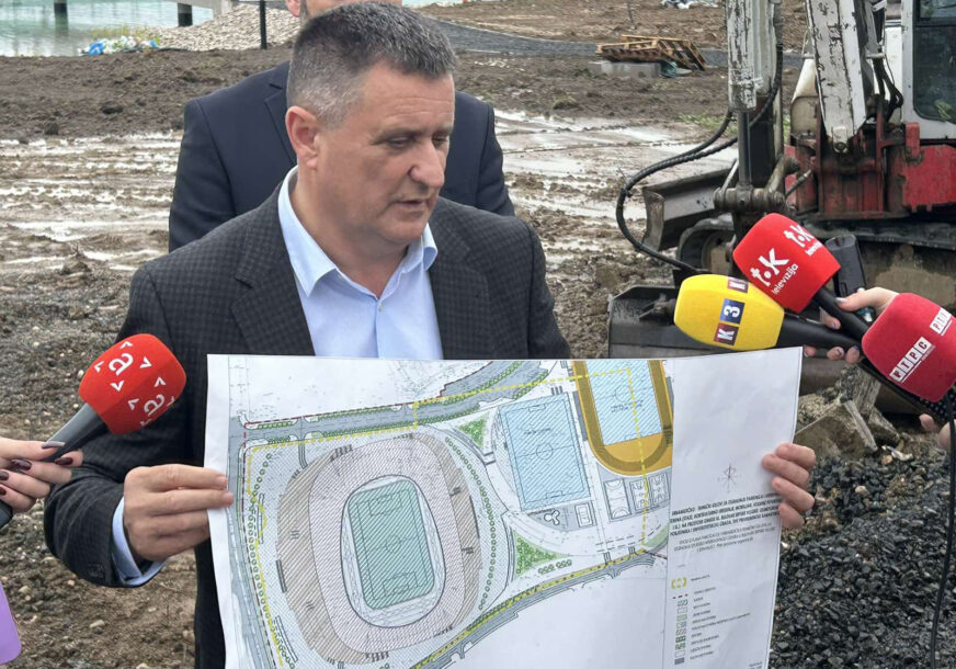 (VIDEO) ĐAJIĆ I NINKOVIĆ OPLELI PO STANIVUKOVIĆU "Vještačko jezero kod Delte je još jedan dokaz nezakonitog rada gradonačelnika"