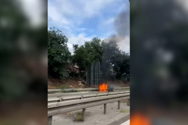 GORI AUTOMOBIL Drama na isključenju sa auto-puta
