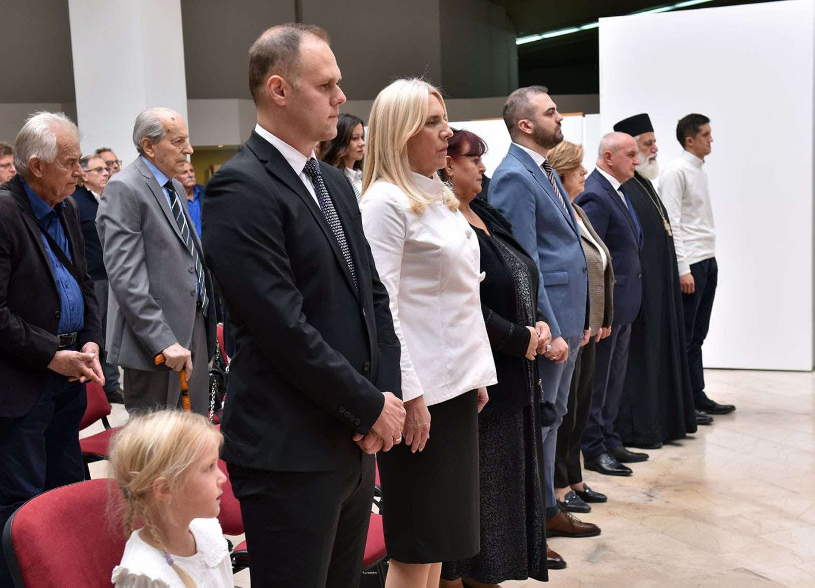 (FOTO) SJEĆANJE NA MILANA JELIĆA Otvorena izložba posvećena nekadašnjem predsjedniku Republike Srpske