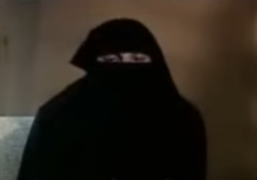 (VIDEO) IZ PRAVOSLAVLJA PREŠLA U ISLAM Jelena je unuka narodnog heroja koja je odlučila da promijeni vjeru, sada je iskreno progovorila o svemu