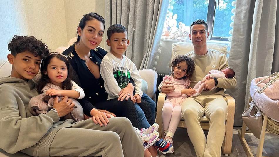 RONALDO NE DOZVOLJAVA SINU (14) DA IMA TELEFON Kad pročitate zašto, shvatićete da je u pravu
