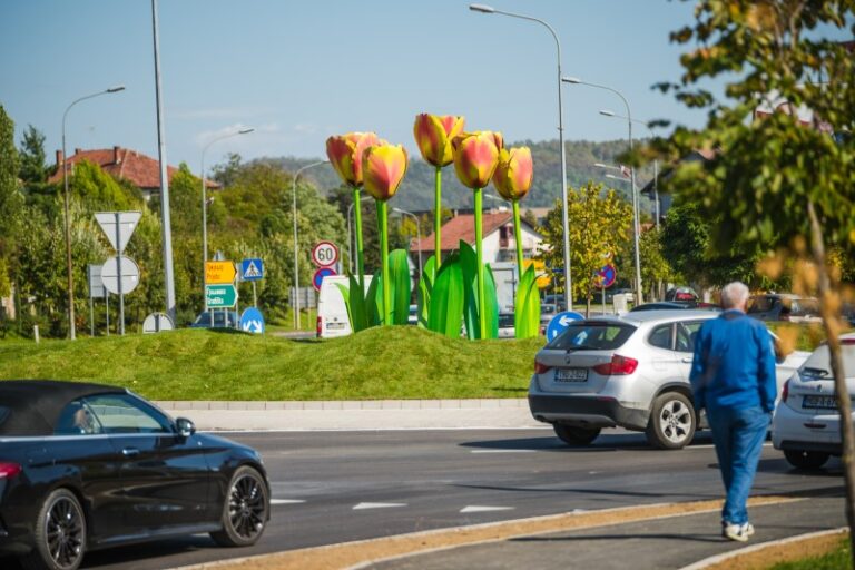 ZAVRŠEN JOŠ JEDAN PROJEKAT Banjaluka dobila kružnu raskrsnicu tulipan