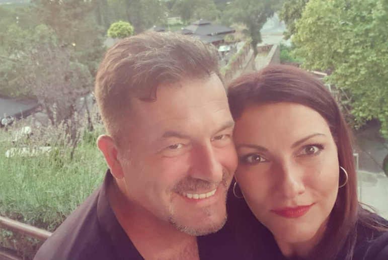 (FOTO) KUMOVAO IM POZNATI GLUMAC Kompozitor Mare u srećnom braku sa 14 godina mlađom ženom