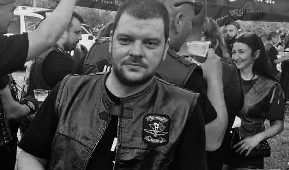 (FOTO) PRNJAVOR ZAVIJEN U CRNO Ovo je mladić koji je život izgubio u nesreći u Stanarima