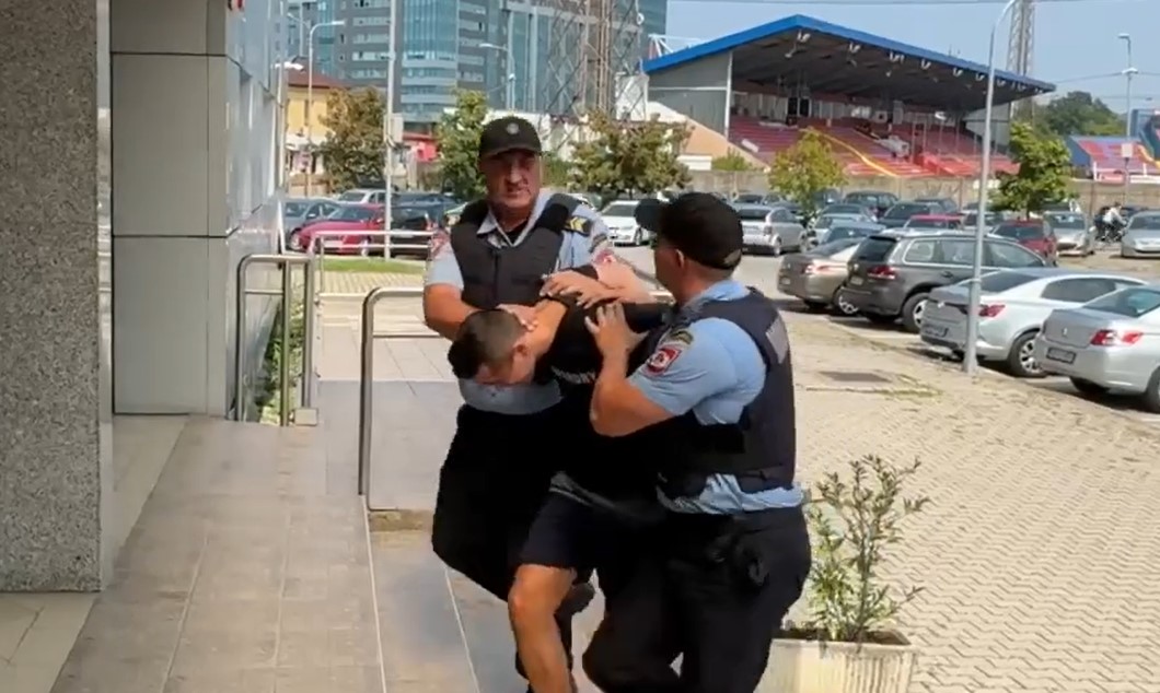 OSUMNJIČENI ZA TRGOVINU DROGOM Sumonji i Paniću predložen pritvor