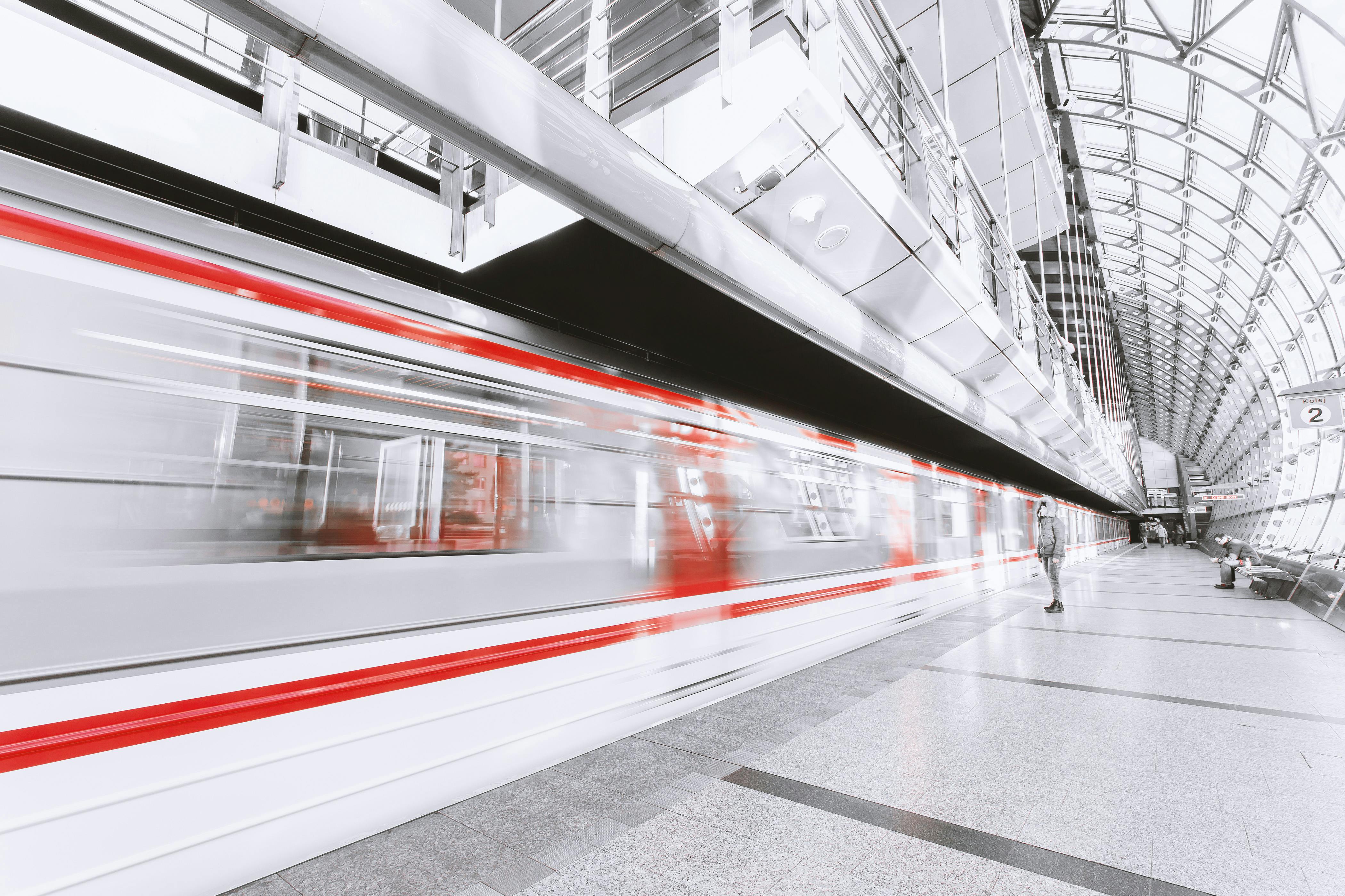 (FOTO) JEZIVO! Pucnjava u metrou u Čikagu: Ima mrtvih