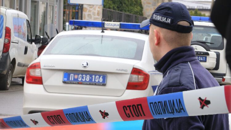 NESLUĆENA TRAGEDIJA KOD ARANĐELOVCA U teškoj nesreći poginuo dječak (15), bio na motoru