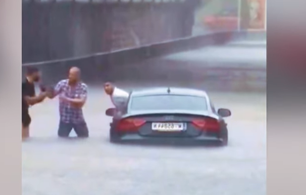 (VIDEO) JEZIVE SCENE IZ AUSTRIJE Proglašeno stanje prirodne katastrofe