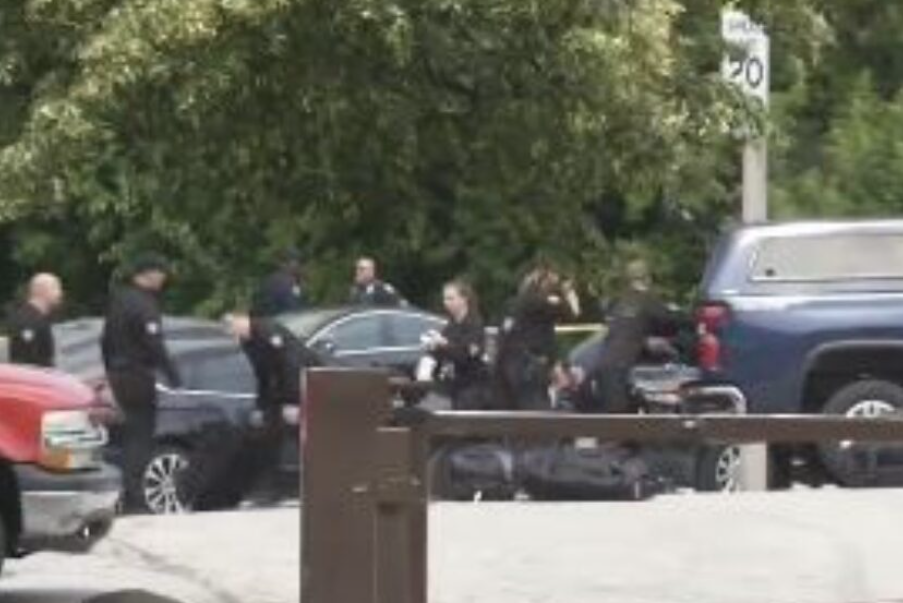 (VIDEO) JOŠ JEDNA PUCNJAVA U AMERICI Ubijen učenik, sve je počelo tučom