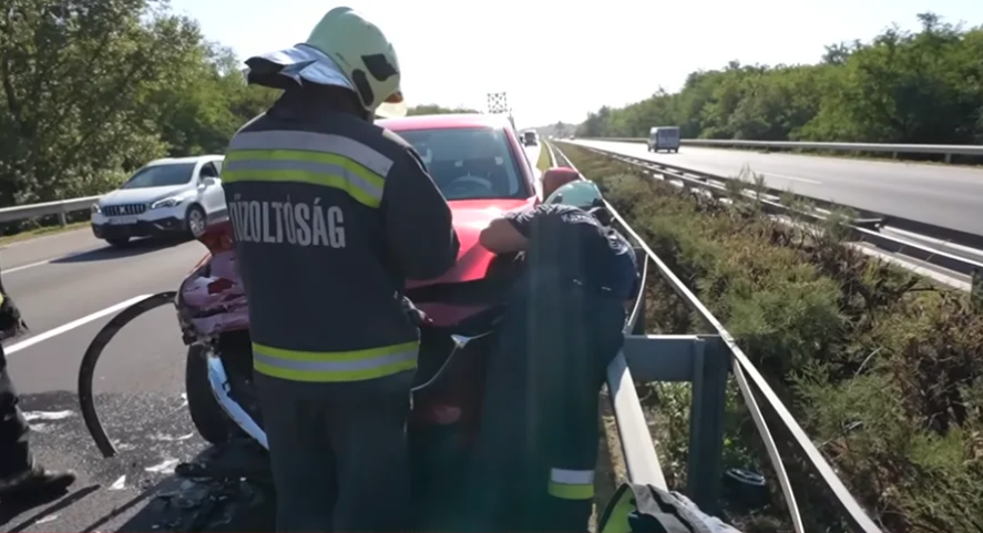 (VIDEO) OGLASILI SE NAKON NEZGODE Srpski jutjuberi imali tešku saobraćajku