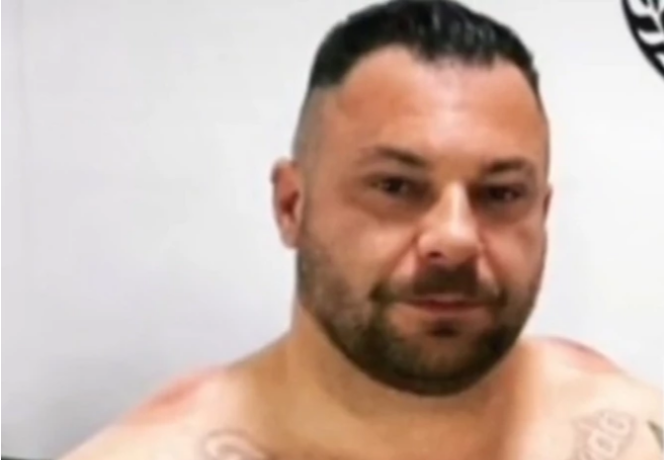 UHVATIO GA ZA GLAVU I VUKAO PO TROTOARU Admiru Arnautoviću Šmrku produžen pritvor