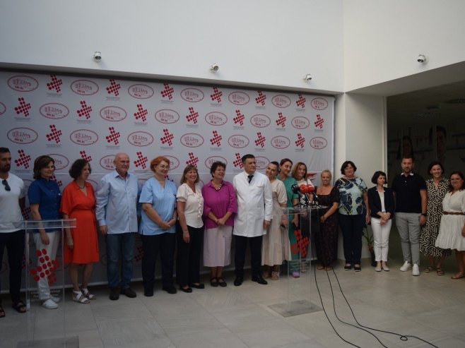 (FOTO) STIGLI EMINENTNI STRUČNJACI U UKC Srpske uveden Mančesterski sistem trijaže