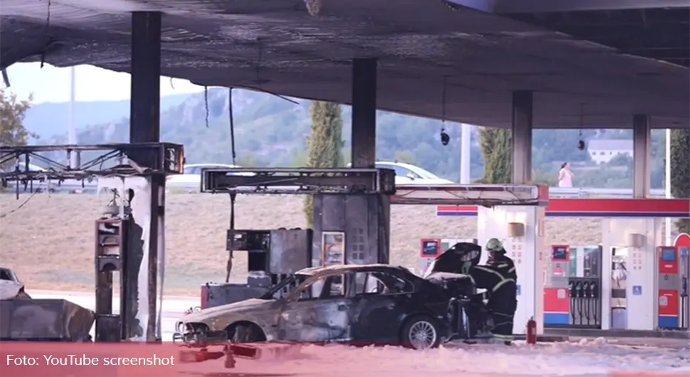 ŽIV IZGORIO U AUTU Poznato ko je muškarac koji se zakucao u benzinsku pumpu kod Omiša