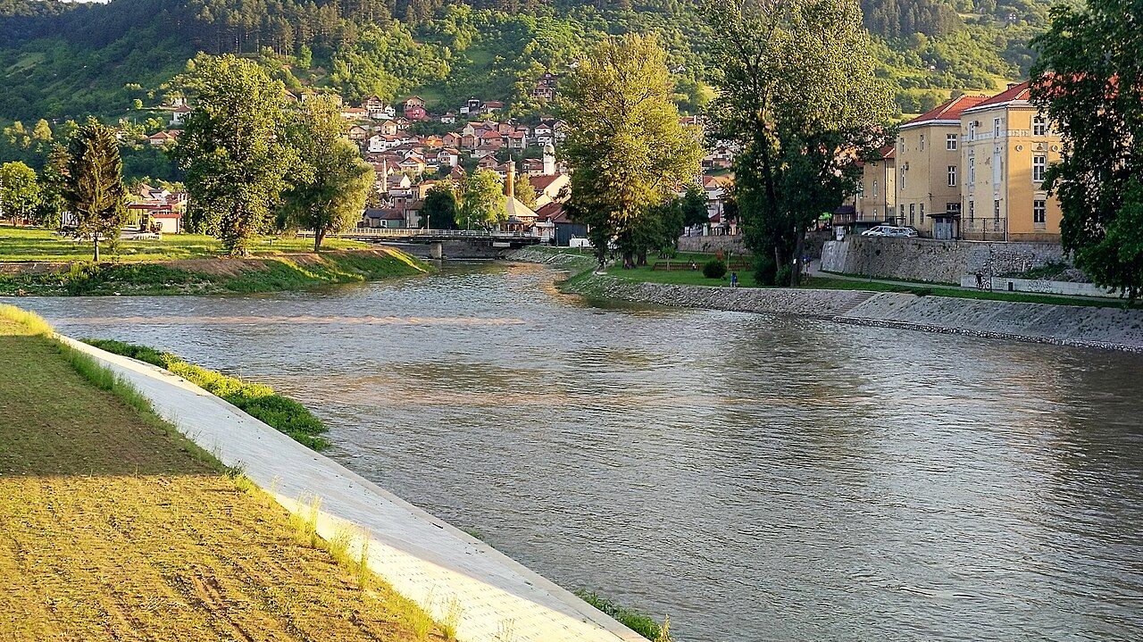 DETALJI UŽASA U VISOKOM Ima mrtvih, jedna osoba se spasila