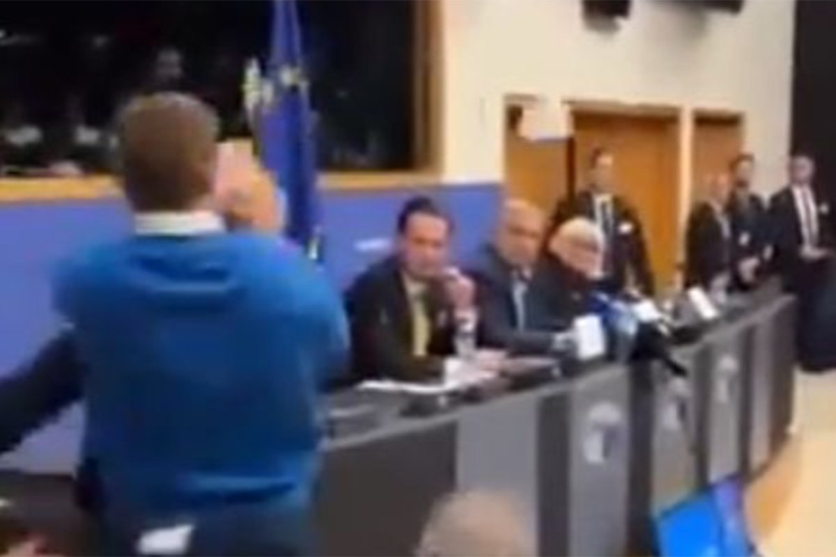 (VIDEO) KAKO JE REAGOVALO OSIGURANJE Pojavio se novi snimak napada na Orbana
