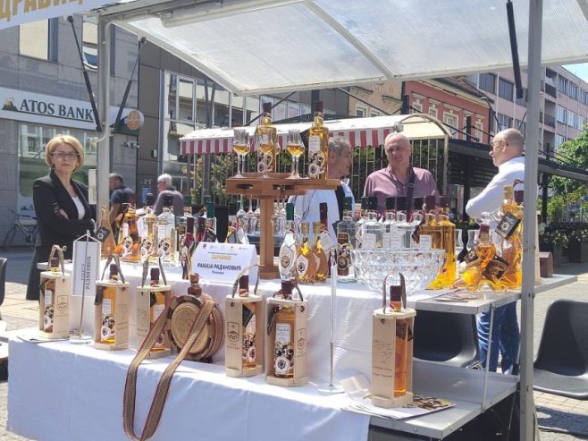 PREKO 40 DESTILERIJA Nacionalni festival domaćih rakija "Rakije Srpske" sutra u Laktašima