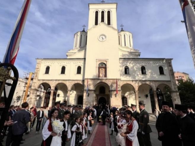 SLUŽENA DOKSOLOGIJA Patrijarh Porfirije i arhiepiskop Stefan svečano dočekani u Nišu