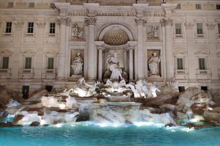 VAŽNO OBAVJEŠTENJE ZA TURISTE Pristup Fontani di Trevi biće ograničen tokom Svete godine koja uskoro počinje